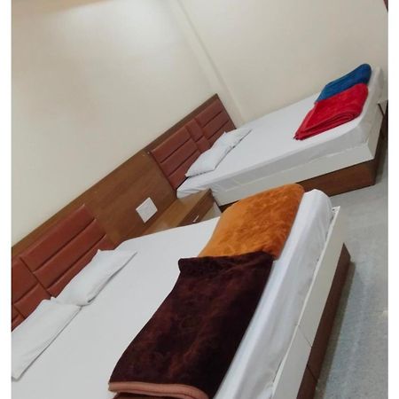 Shree Trilokeshwar Guesthouse 乌贾因 外观 照片