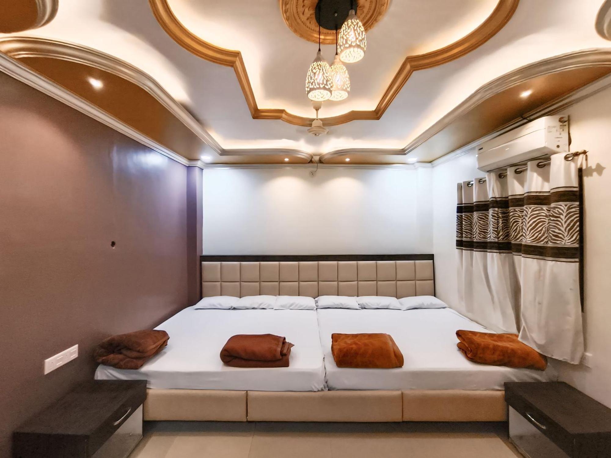Shree Trilokeshwar Guesthouse 乌贾因 外观 照片