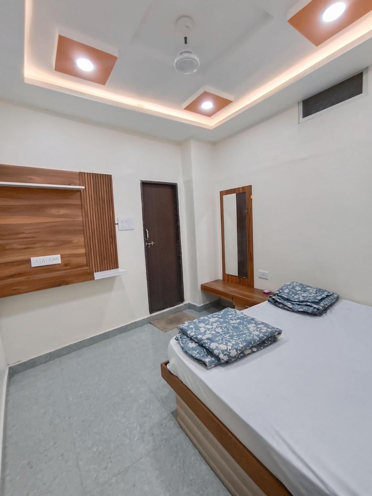 Shree Trilokeshwar Guesthouse 乌贾因 外观 照片