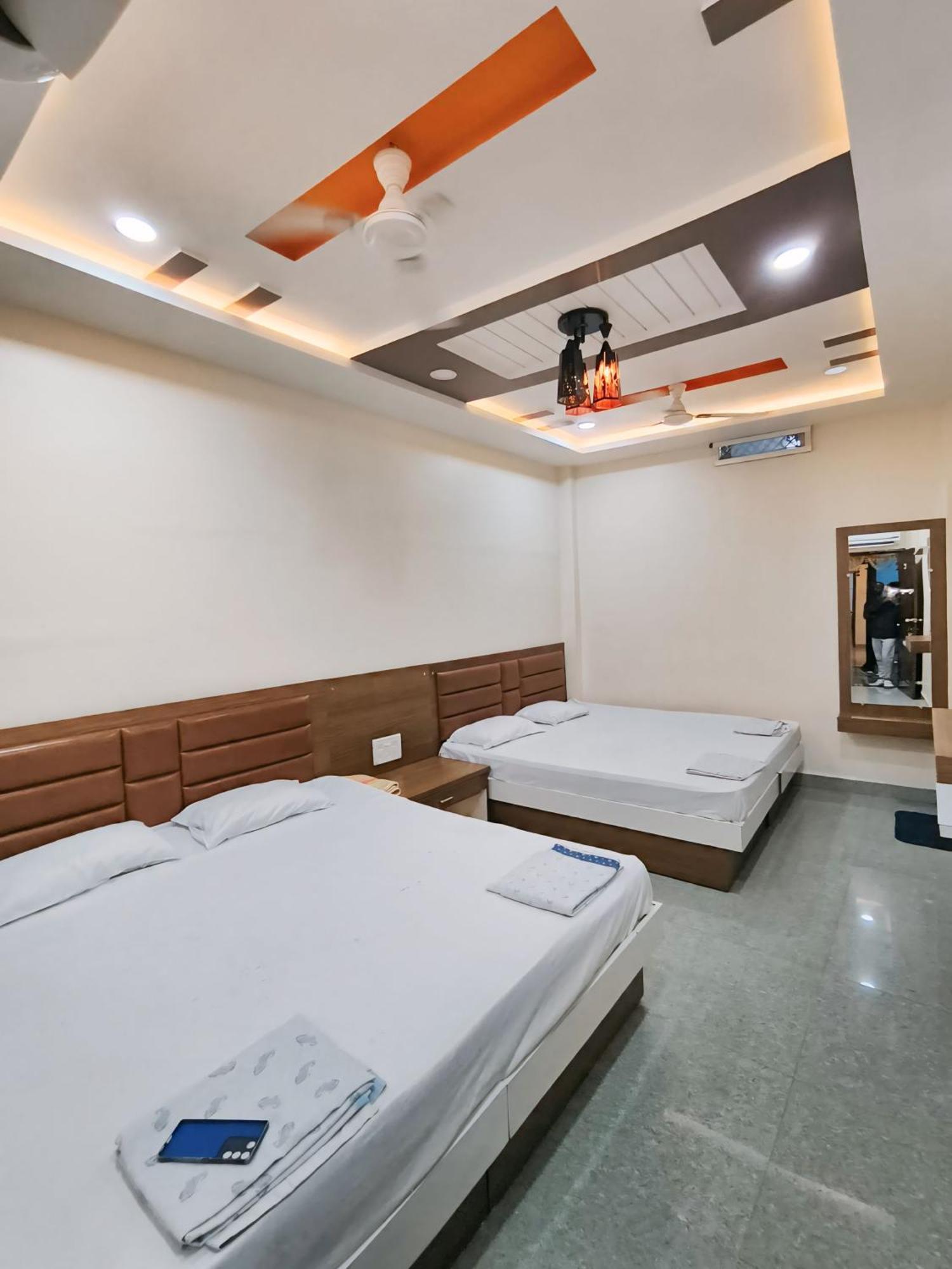 Shree Trilokeshwar Guesthouse 乌贾因 外观 照片